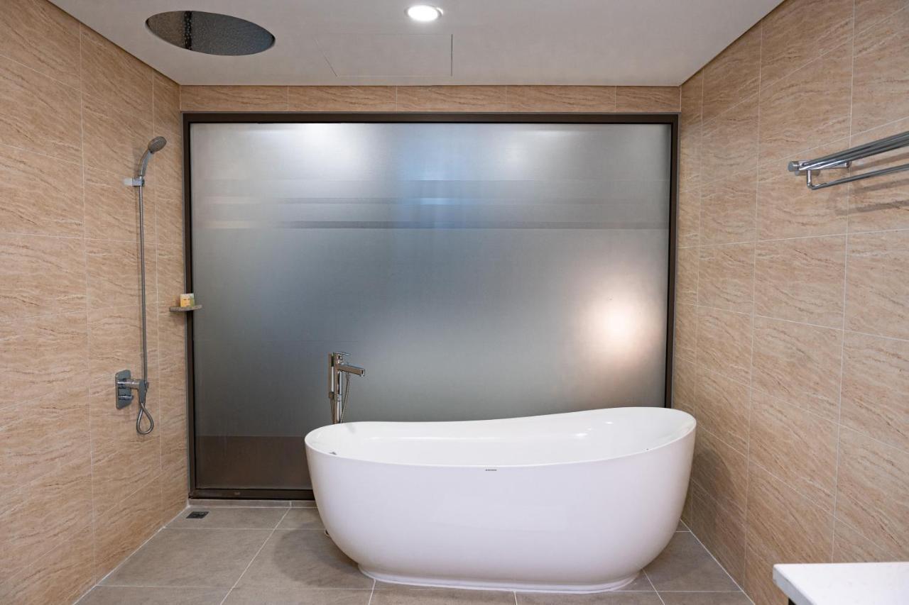 1Br - 1 Sofa Bed Luxurious 5-Stars Resort Phuc Yen Bagian luar foto